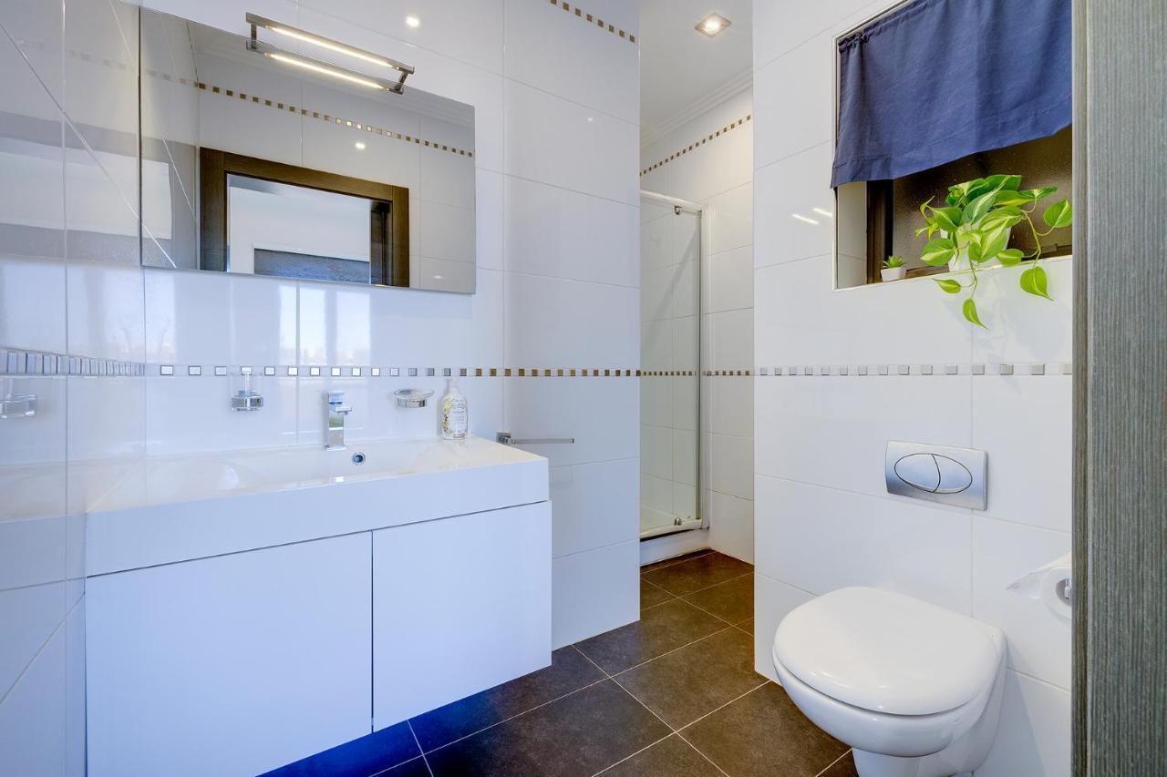 Perfect Location Idyllic 2Br Apartment Слима Экстерьер фото